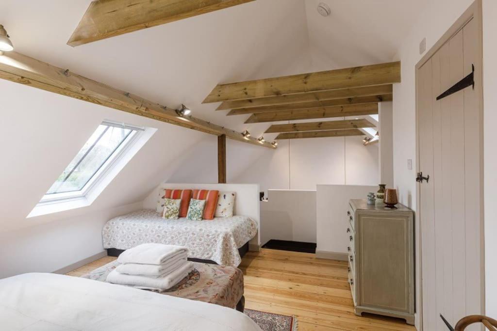 Stylish Cottage In The Pewsey Vale Marlborough Buitenkant foto