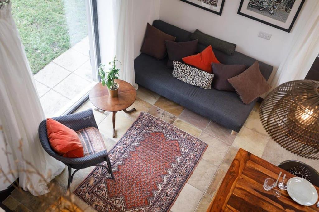Stylish Cottage In The Pewsey Vale Marlborough Buitenkant foto