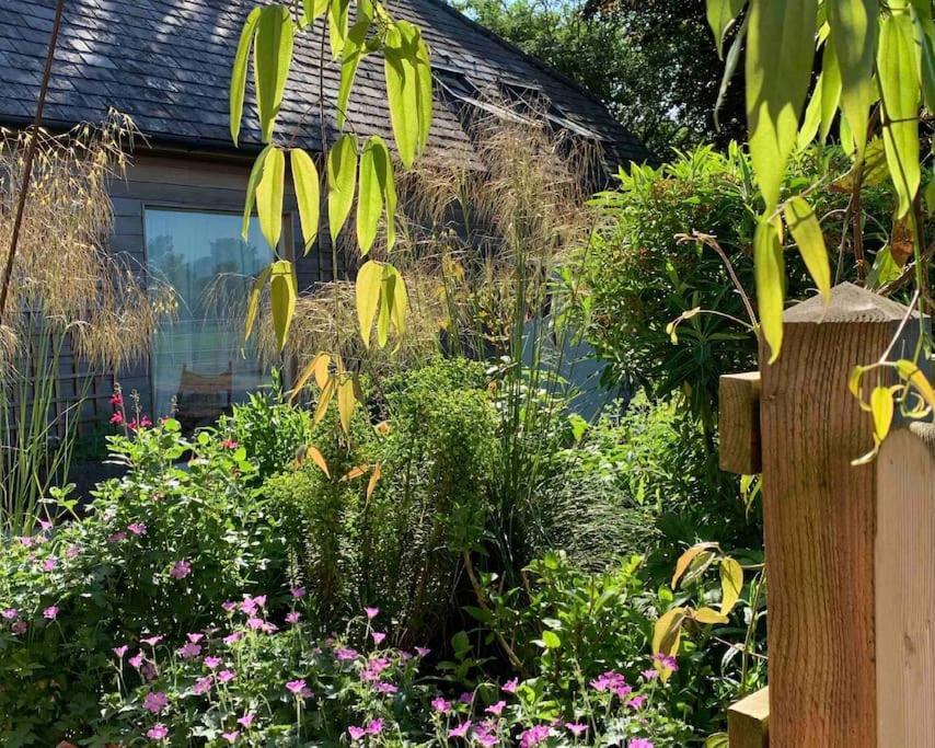 Stylish Cottage In The Pewsey Vale Marlborough Buitenkant foto